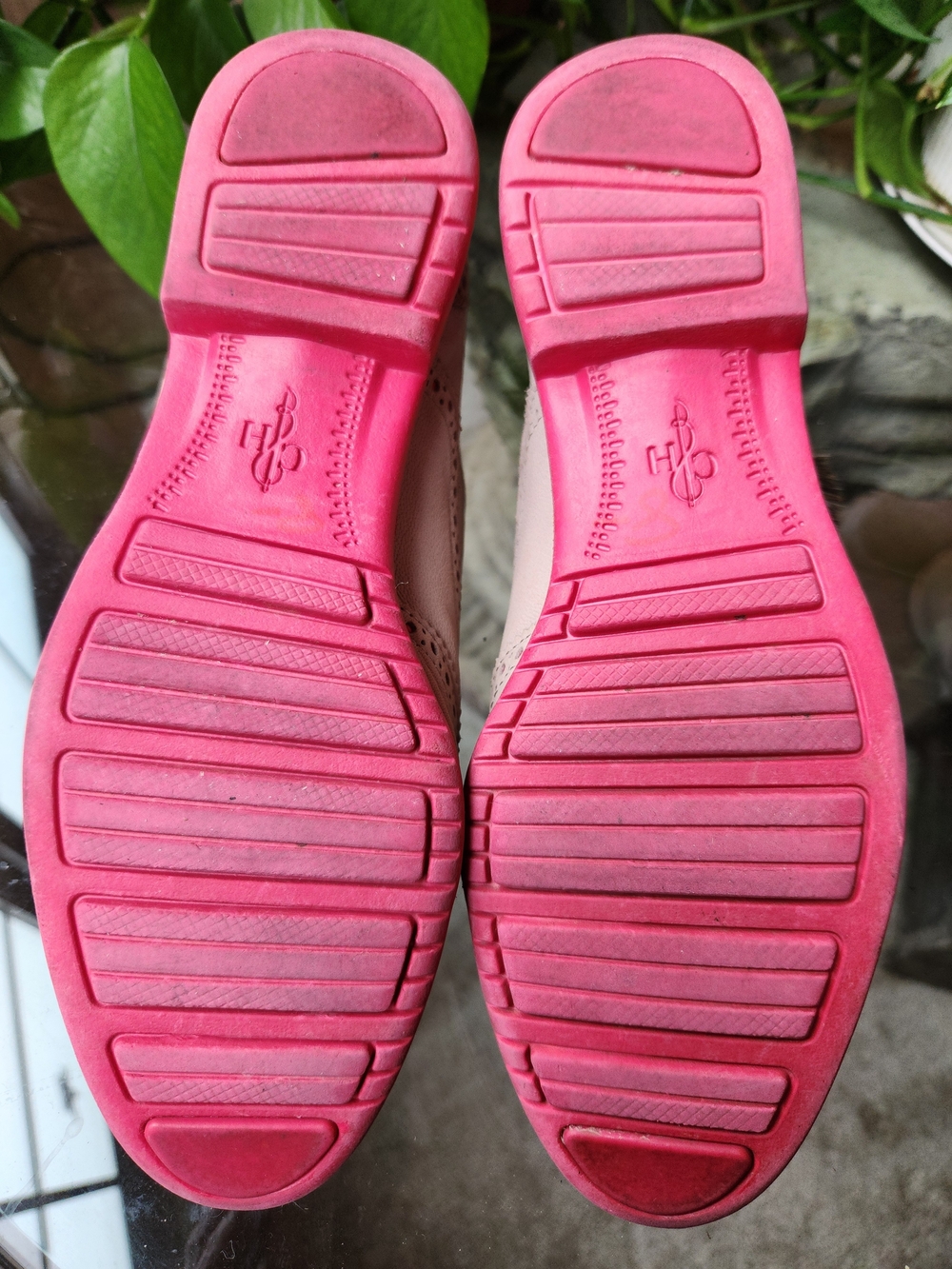 Cole Haan Womens 6 Gramercy Leather Wingtip Oxford Shoes Sandstone Hot Pink Sole - Picture 7 of 11